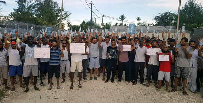 Migranti, Salvini con il gruppo Visegrad per il modello australiano. Cos'è? Affitti un'isola e li metti tutti lì