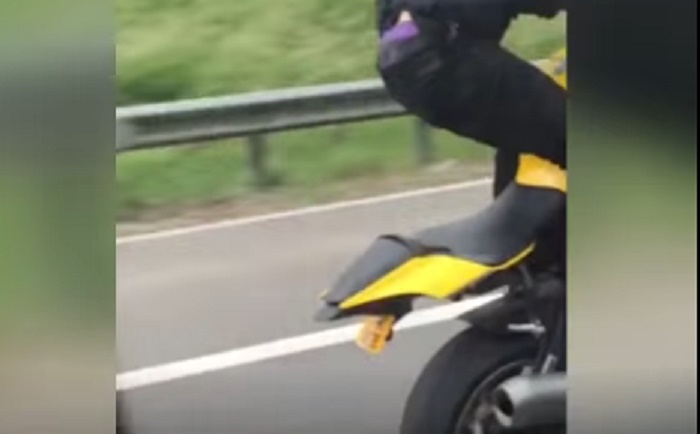 Moto 320 kn/h Gran Bretagna