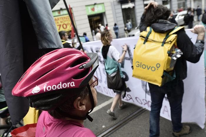 Bologna, rider si iscrive al sindacato. Licenziato e reintegrato 24 ore dopo