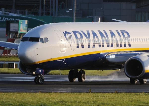 Ryanair condannata per il ritardo di tre ore: "La pioggia non è una giustificazione"