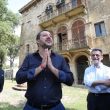 Salvini scherza nell'agriturismo