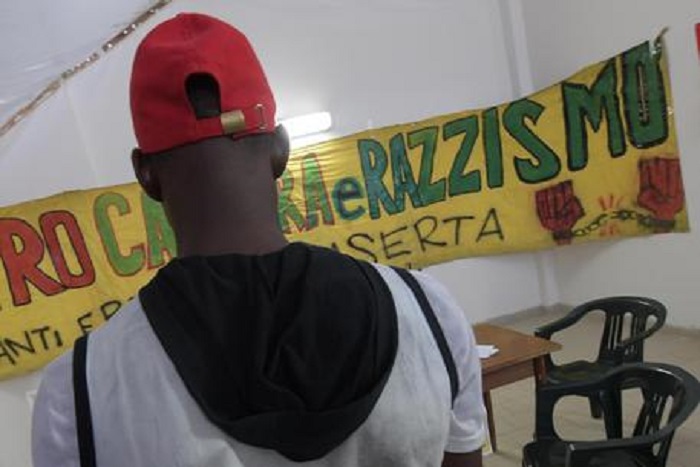 "Vattene via, sporco negro!", cameriere senegalese insultato e picchiato a Partinico