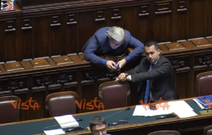 Sgarbi e Di Maio a Montecitorio