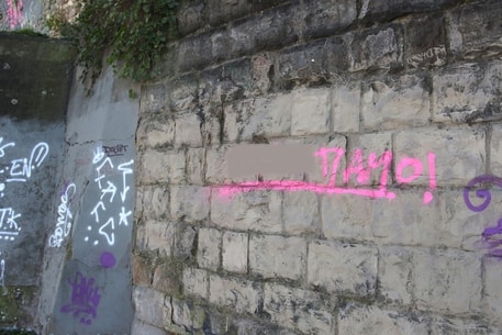 Roma, Corso Francia: scriveva poesie sul ponte, denunciata diciassettenne