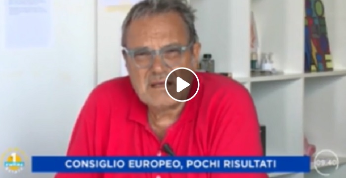 Migranti, Oliviero Toscani: "Ipocriti, fate vedere la foto dei bimbi morti". E lascia la diretta VIDEO