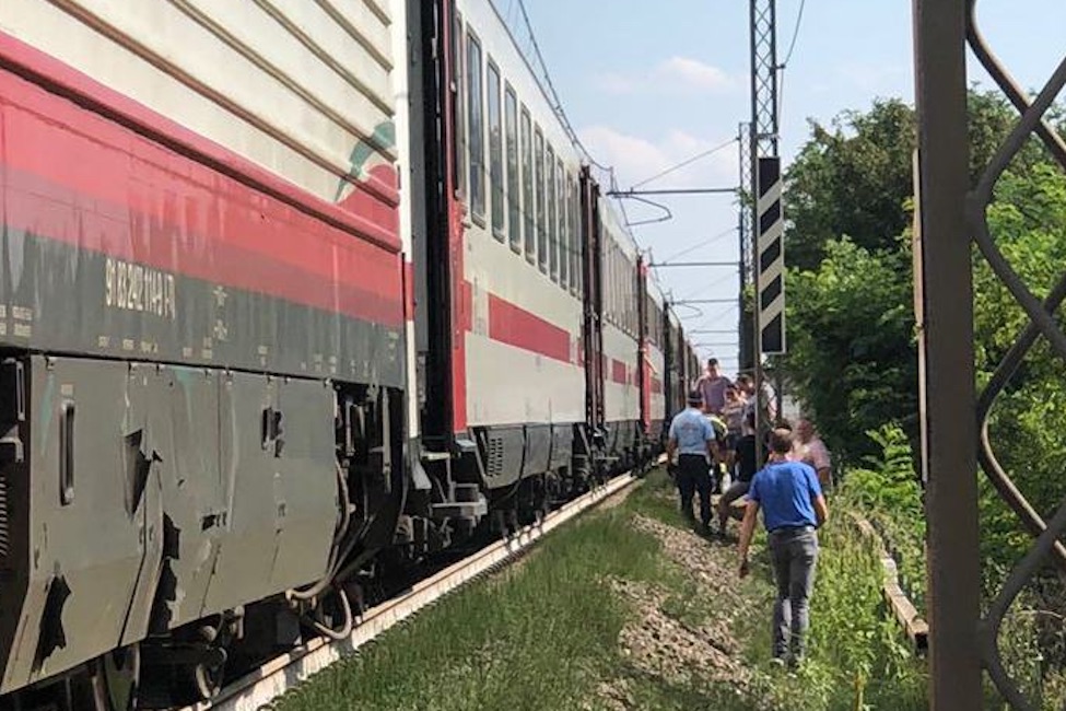 Treno bloccato sulla linea Firenze-Roma: 180 stremati sotto il sole rovente. Interviene la Protezione civile