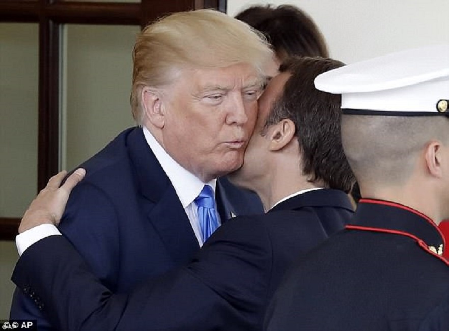 Trump suggerì a Macron: "Perché non lasci la Ue?"