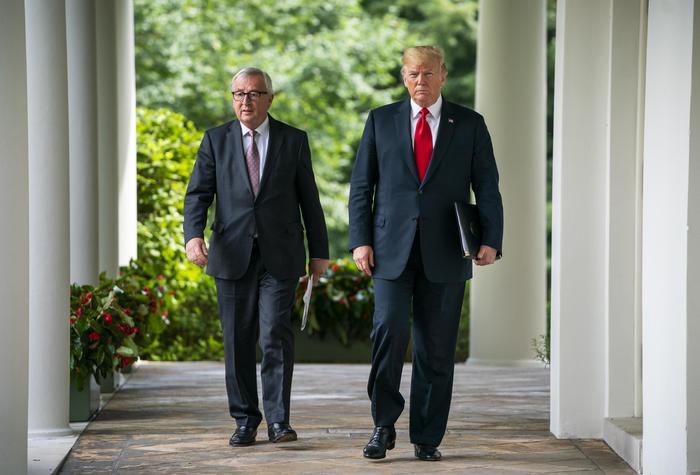 Trump e Juncker hanno trovato un accordo sui dazi: ma sulle auto..