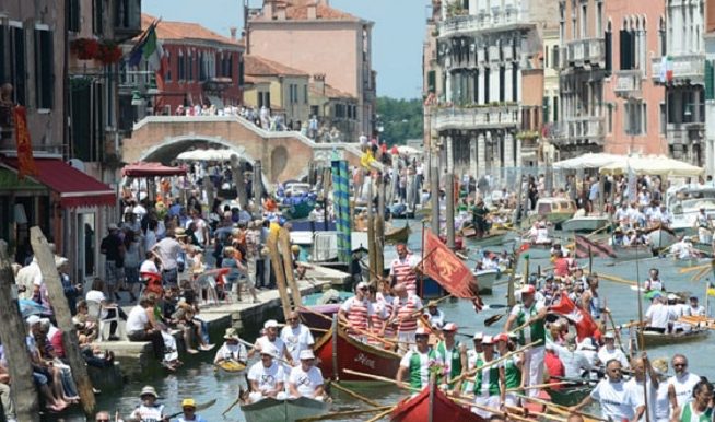 Venezia: nuovo stop a kayak e pedalò nel Canal Grande