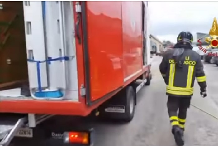 Granarolo, fabbrica disperde acido nitrico: l'intervento dei vigili del fuoco