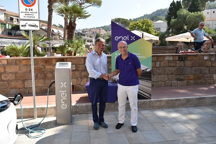 Auto elettrica, Enel X installa colonnine a Castellabate nel Cilento 3