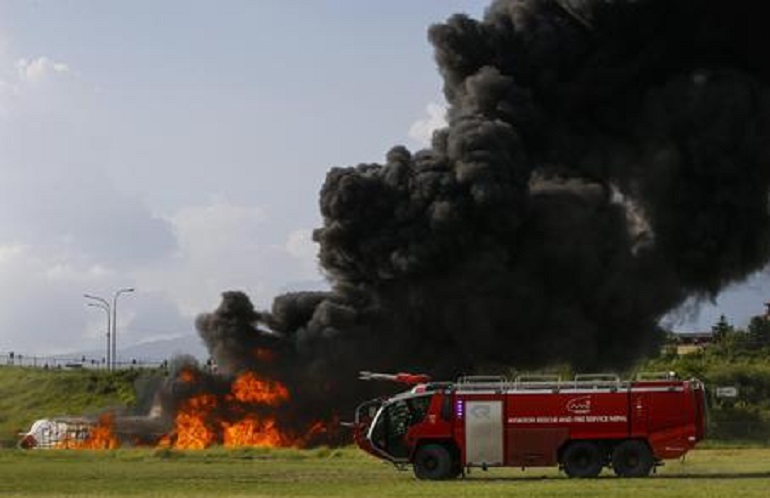 Svizzera, aereo d'epoca si schianta sul Piz Segnas: ci sono vittime (foto d'archivio Ansa)