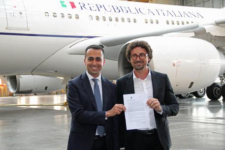 Air Force Renzi, il bilancio: 88 voli semivuoti. Posti 300 media 23. E Alfano viaggiava solo