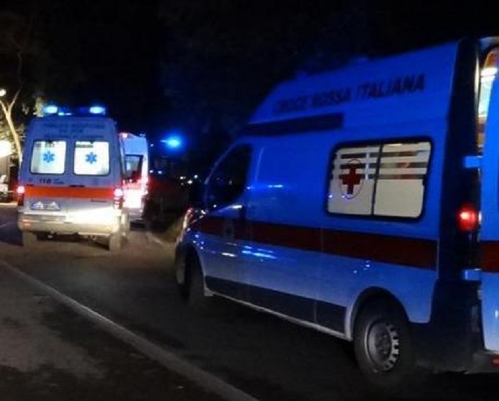 Mantova: investe auto 6 ragazzi in bici