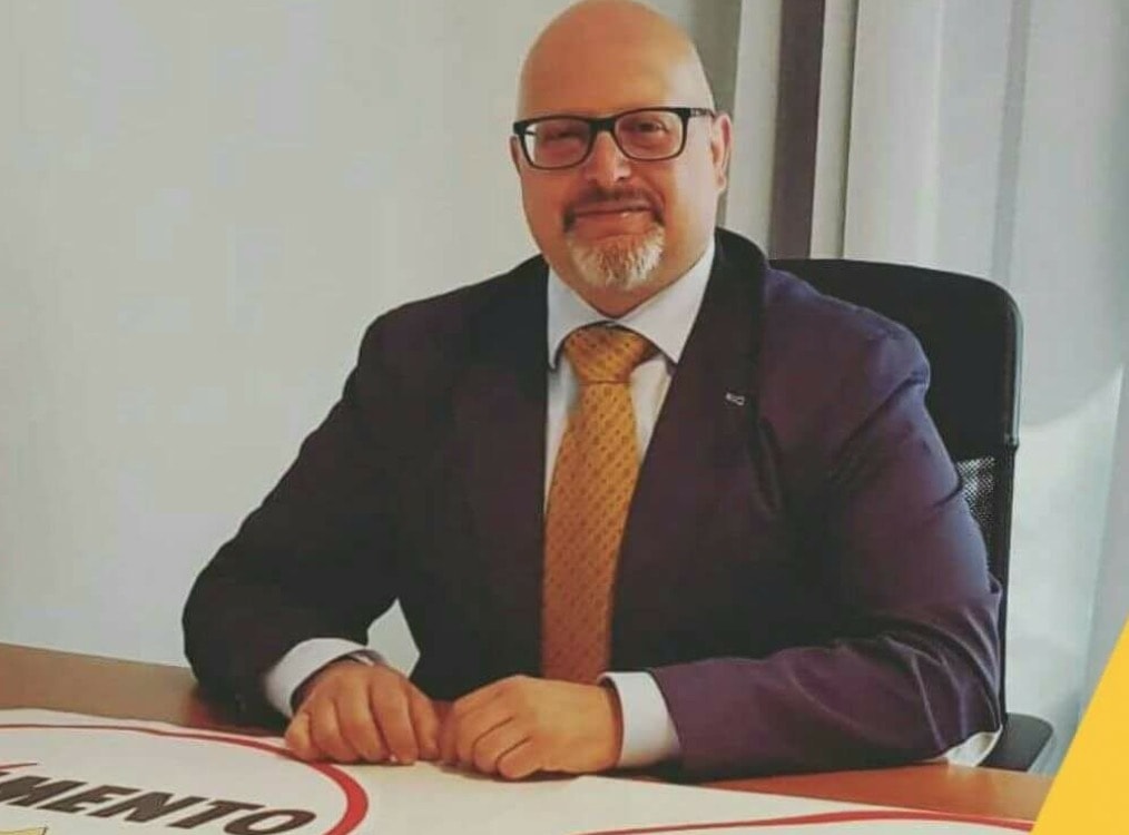 Avellino, sindaco Vincenzo Ciampi (M5s) copia programma del sindaco di Verona. Polemiche