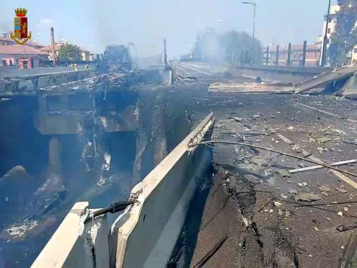 Incendio a Bologna, raccordo di Casalecchio riaperto a corsie ridotte