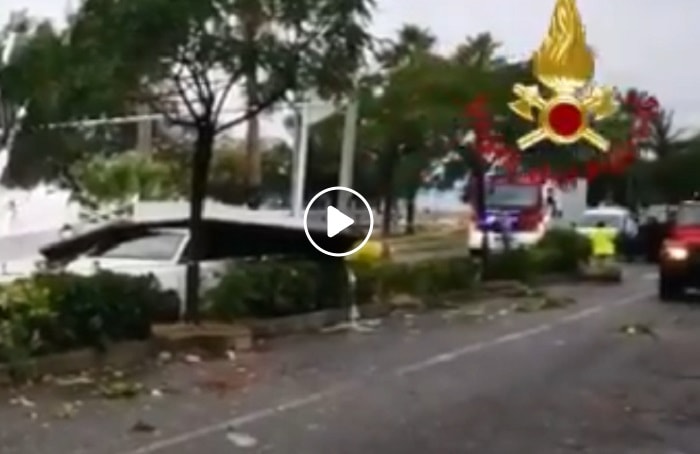 Catanzaro: tromba d'aria nella notte al Lido solleva uno stabilimento