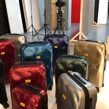 Crash Baggage: le valigie di tendenza oggi escono già ammaccate dalla fabbrica