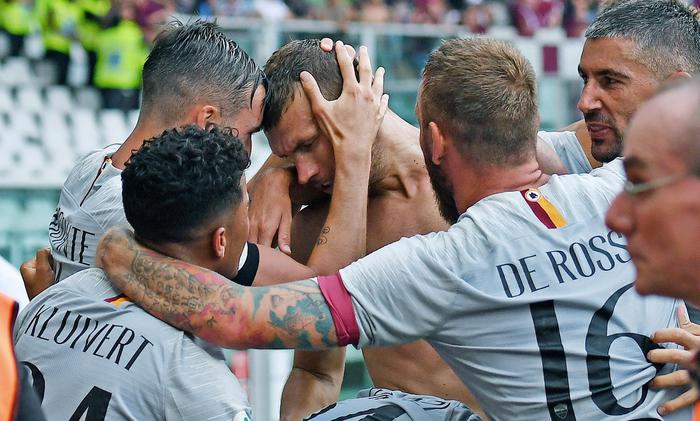 Daniele De Rossi, fascia da capitano personalizzata: non verrà punito