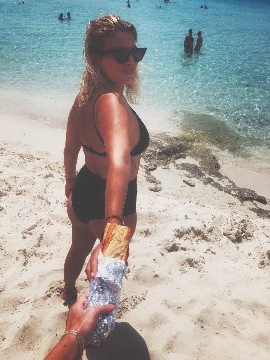 Emma Marrone e la foto-parodia su Twiter: la felicità? E' un panino