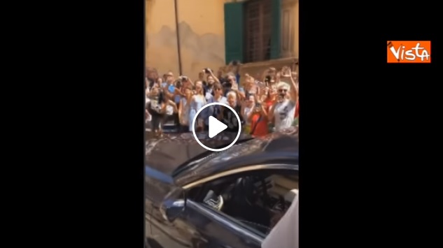 Chiara Ferragni arriva chiesa