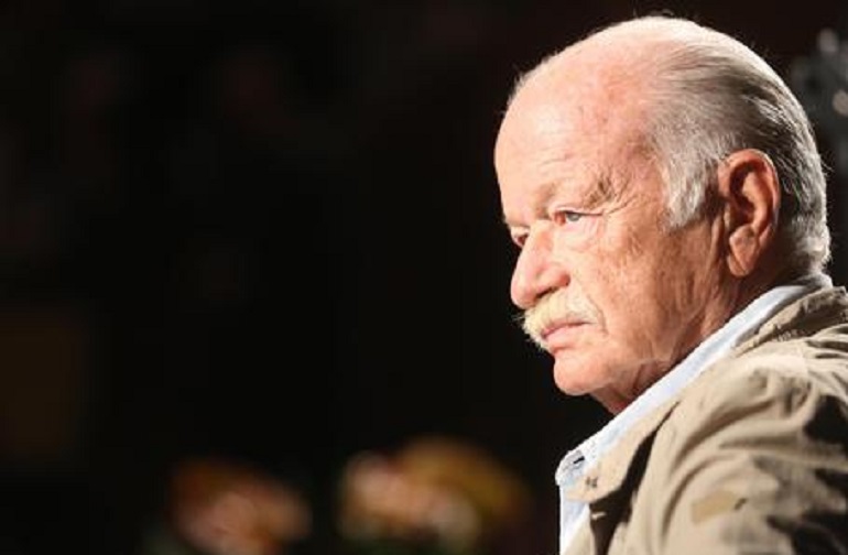 Gino Paoli, caduta e infortunio: annullati tutti i concerti fino al 15 settembre (foto Ansa)