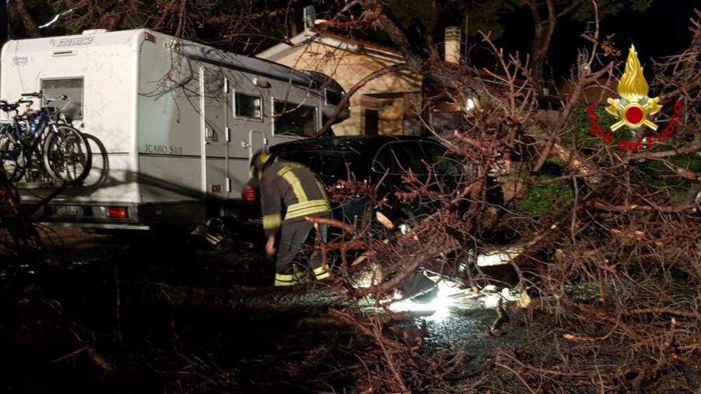 Grosseto: bomba d'acqua colpisce campeggio, allagamenti 4