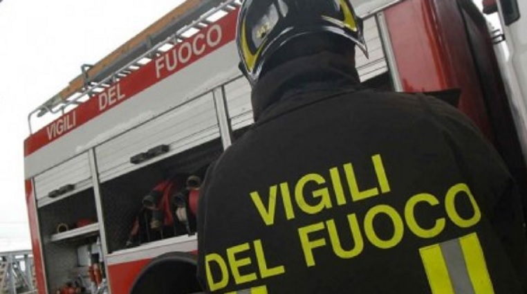 Nuoro, officina a fuoco: chiusa la statale 128 e 12 veicoli in fiamme (foto d'archivio Ansa)