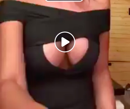 Jolanda De Rienzo, video con scollatura da sturbo mentre parla di calciomercato