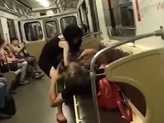 Mosca provano consumare rapporto