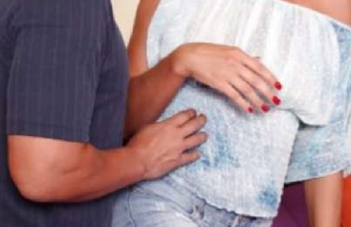 Dagospia: Conduttrice famosa col toy boy 30 anni più giovane. Ma la suocera...