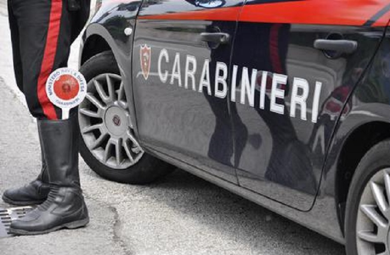 Roma, trova la moglie 60enne a letto con un 27enne: "Vergogna, potrebbe essere tuo figlio, ti ammazzo" (foto d'archivio Ansa)