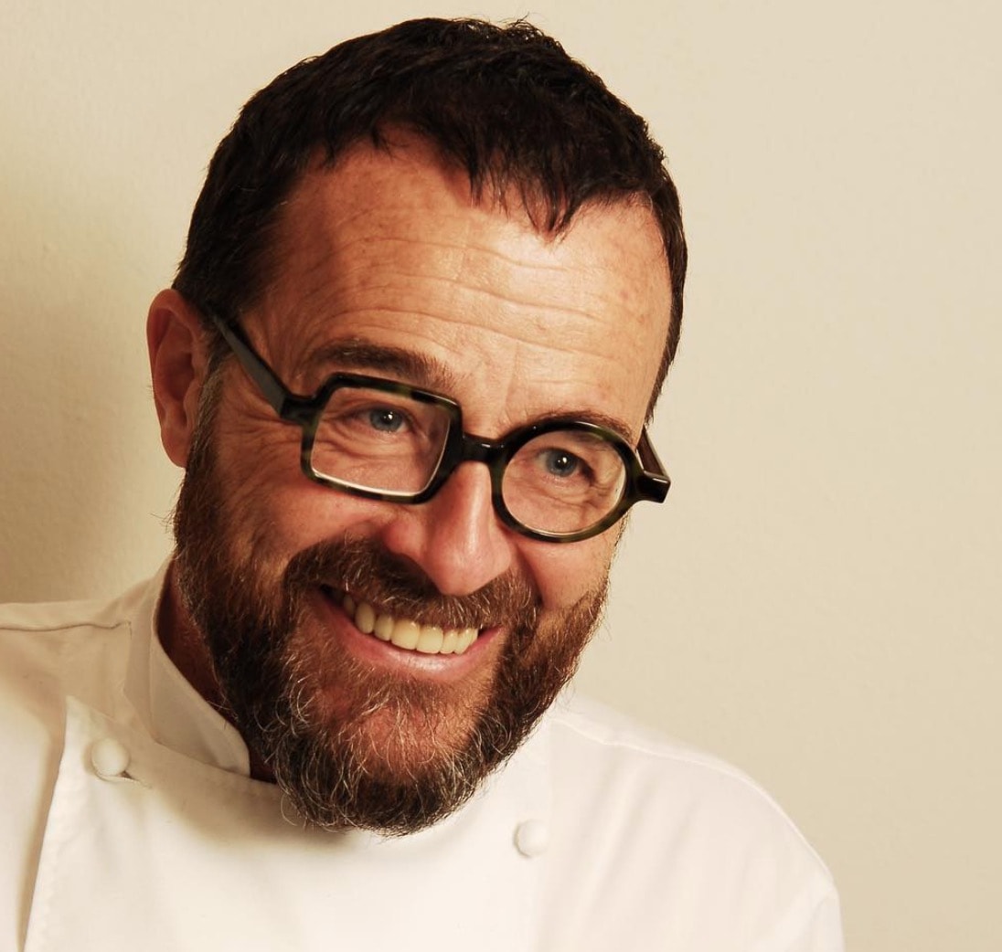 Chef Giancarlo Morelli contro i clienti che lamentano prezzi alti: "Chi vi ha chiesto di venire?"