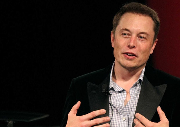 Tesla, Elon Musk "esaurito" dal troppo lavoro, sonniferi e stress: "Non sto bene"