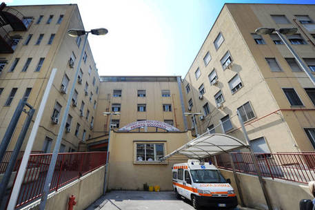 Napoli, ragazza accoltellata sul lungomare. Arrestato l'ex fidanzato