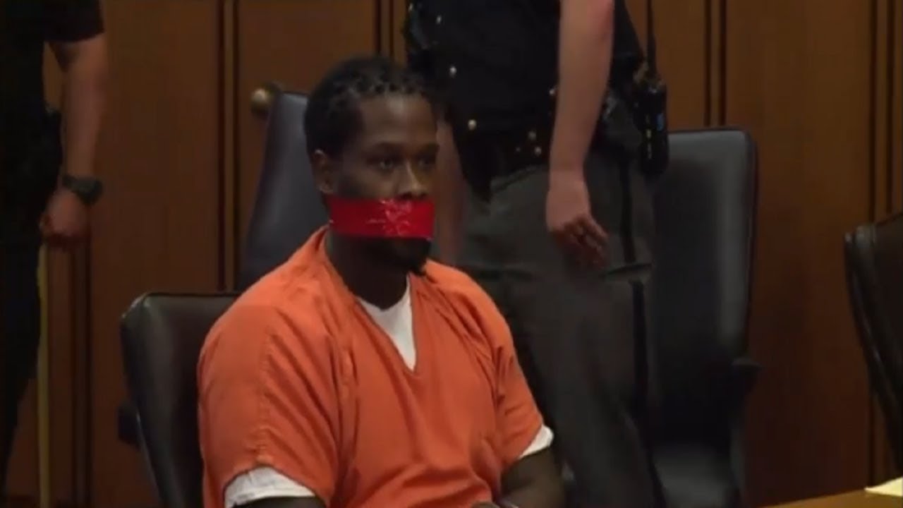 Ohio, Usa. Giudice tappa la bocca con lo scotch all'imputato