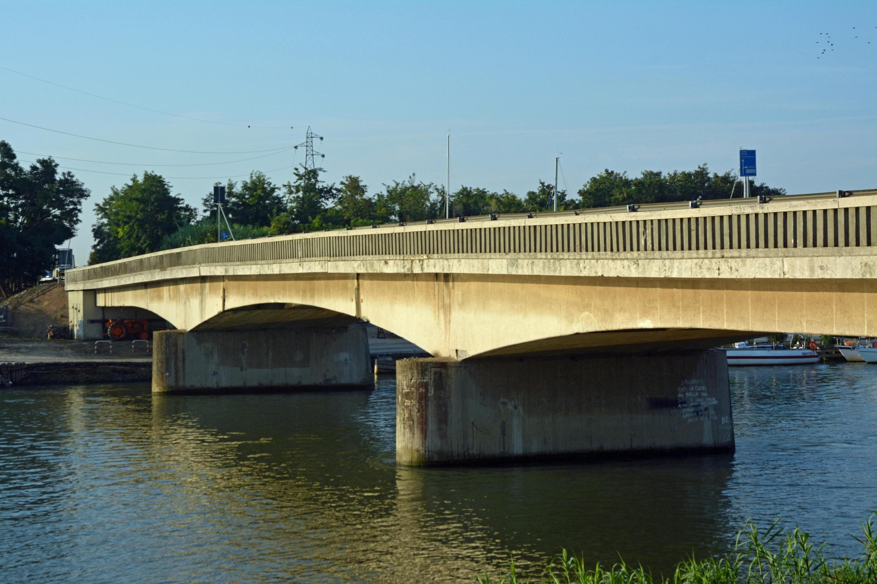 Ostia-Fiumicino, chiuso il ponte della Scafa per verifiche strutturali