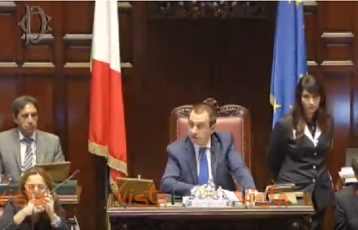 M5s vota no articolo 18