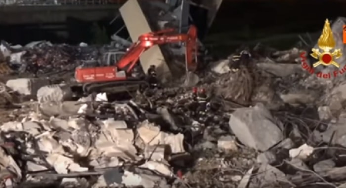 Ponte Morandi soccorsi al lavoro