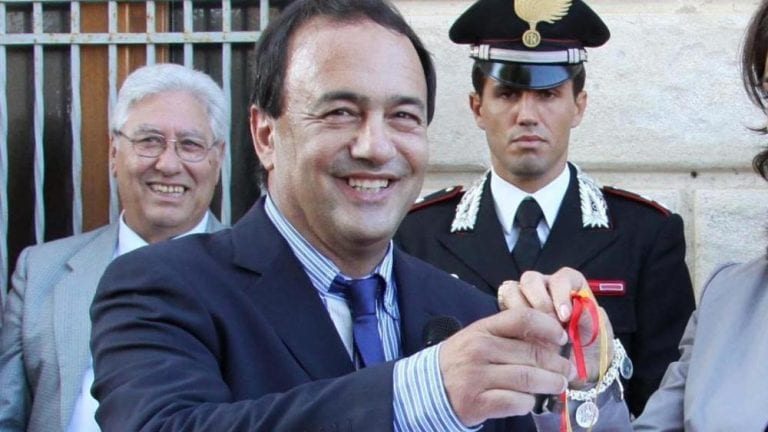 Riace, Viminale non sblocca i fondi per la accoglienza dei migranti