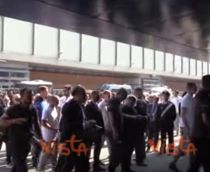 Genova, ai funerali di Stato i giocatori di Sampdoria e Genoa: applausi per loro VIDEO