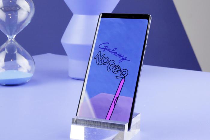 Samsung lancia Galaxy Note9, ultimo phablet da mille euro