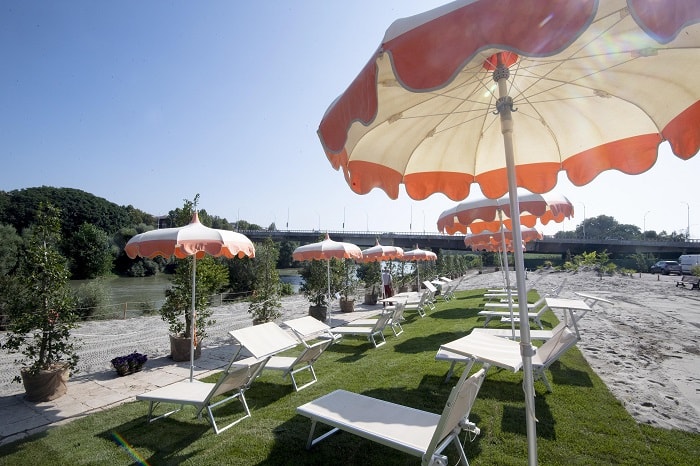 roma tiberis spiaggia