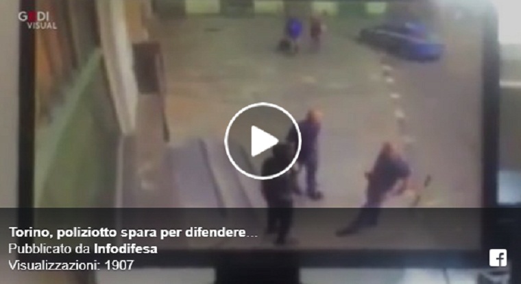 Torino, il video dell'aggressione ai due poliziotti di fronte alla stazione Porta Nuova