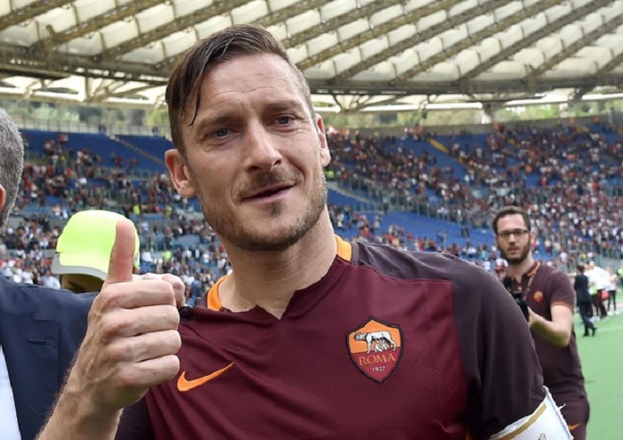 Totti scrive autobiografia, Ilary Blasi: "Mi ha colpito molto scoprire certe cose"