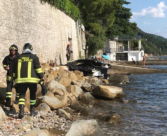 Trieste: barca impazzita senza pilota sfiora altre barche e si schianta