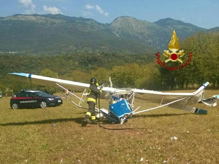 Polcenigo (Pordenonte): ultraleggero cade vicino al cimitero, pilota gravemente ferito