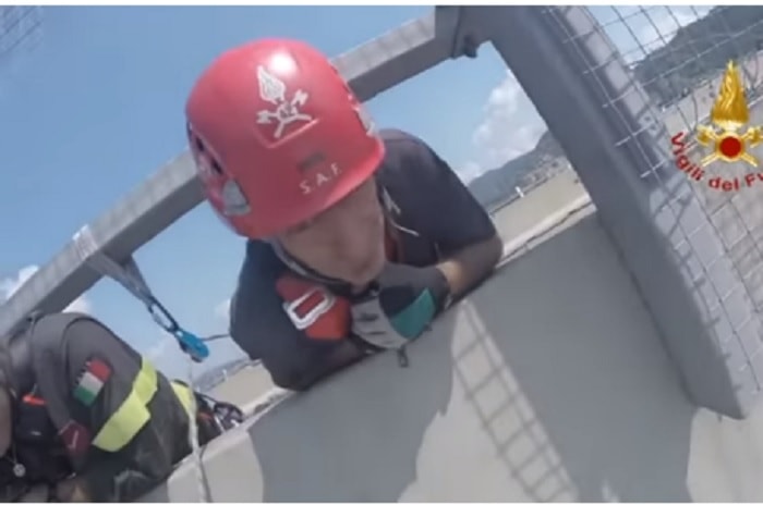 Genova vigili fuoco appesi