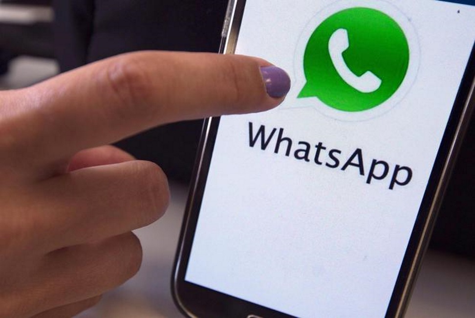 WhatsApp, il trucco per non farsi vedere in chat