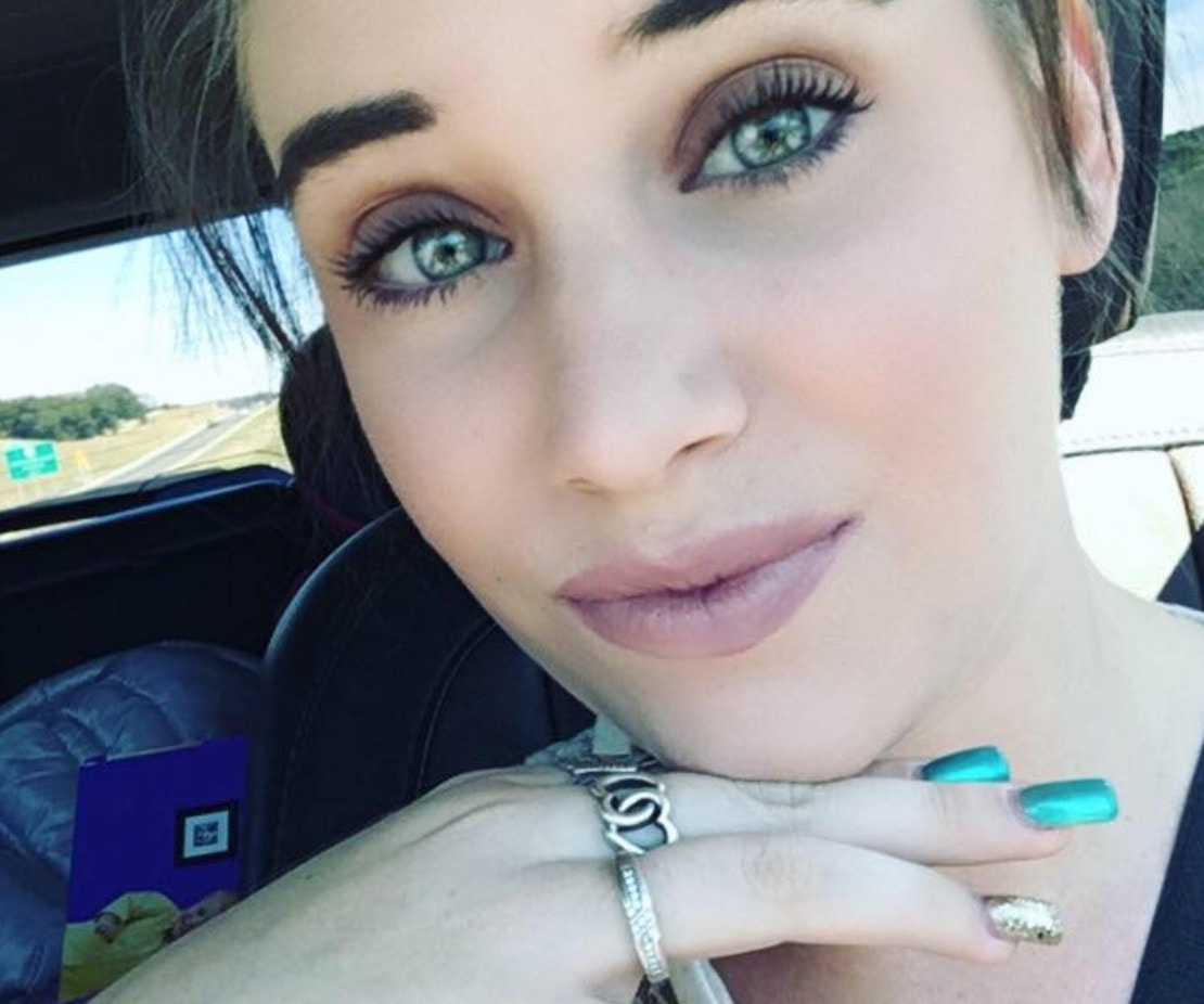 Madre lascia le due figliolette in auto per andare ad una festa. Le ritrova morte